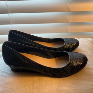 Cole haan women shoes size 9.5 navy blue